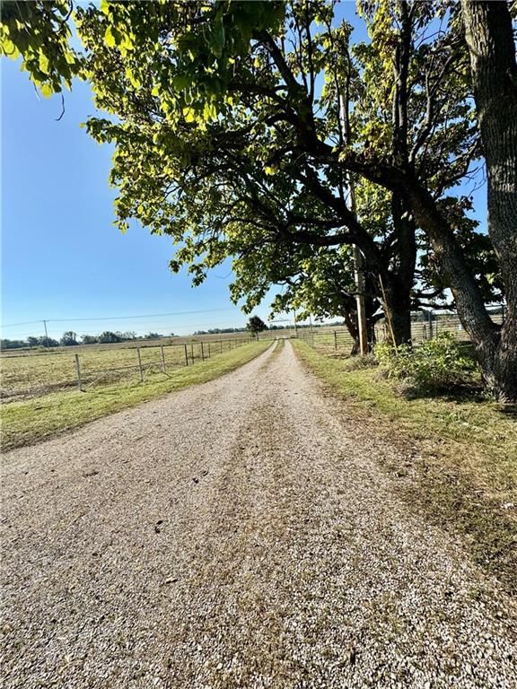 1883 Maple Road — photo 48