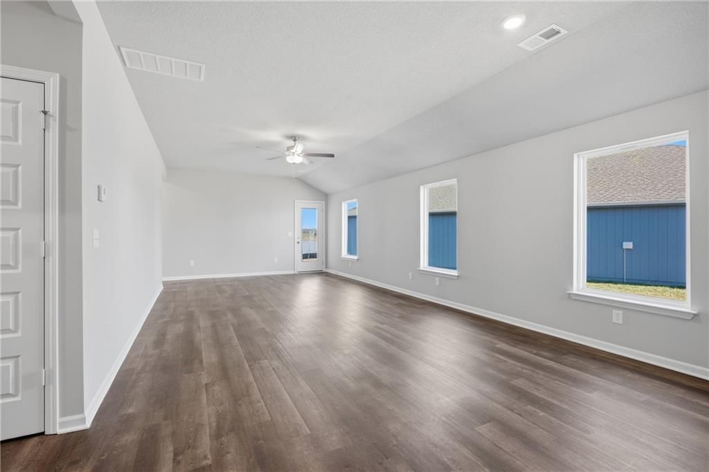 541 W Bluebird Street — photo 12