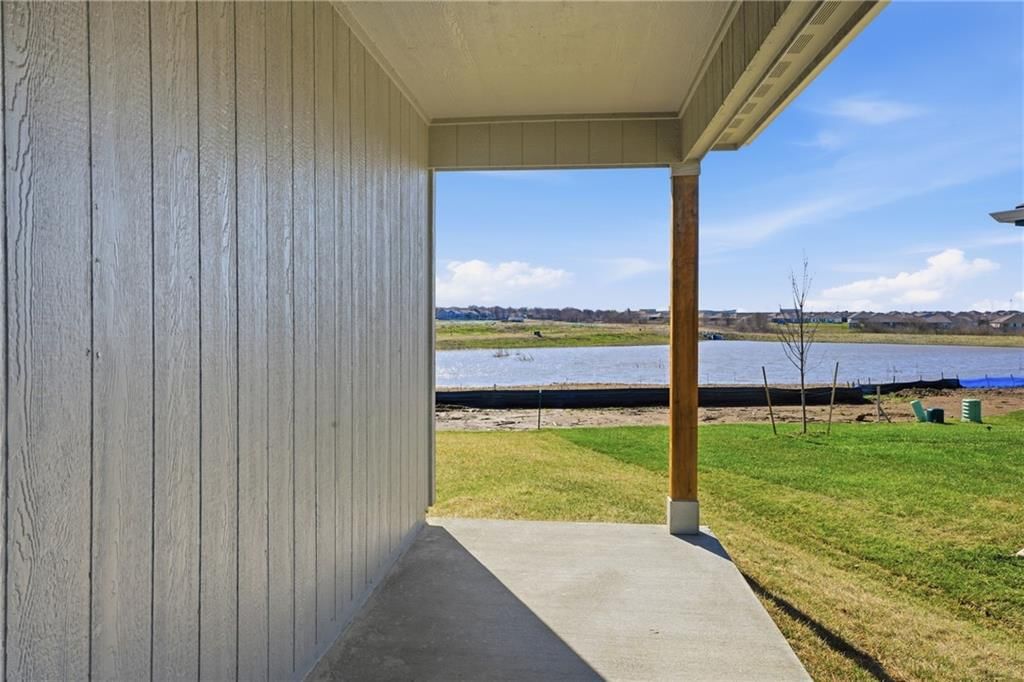 541 W Bluebird Street — photo 25