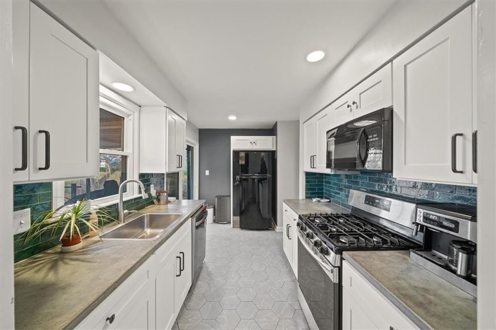 10314 W 73rd Street — photo 9