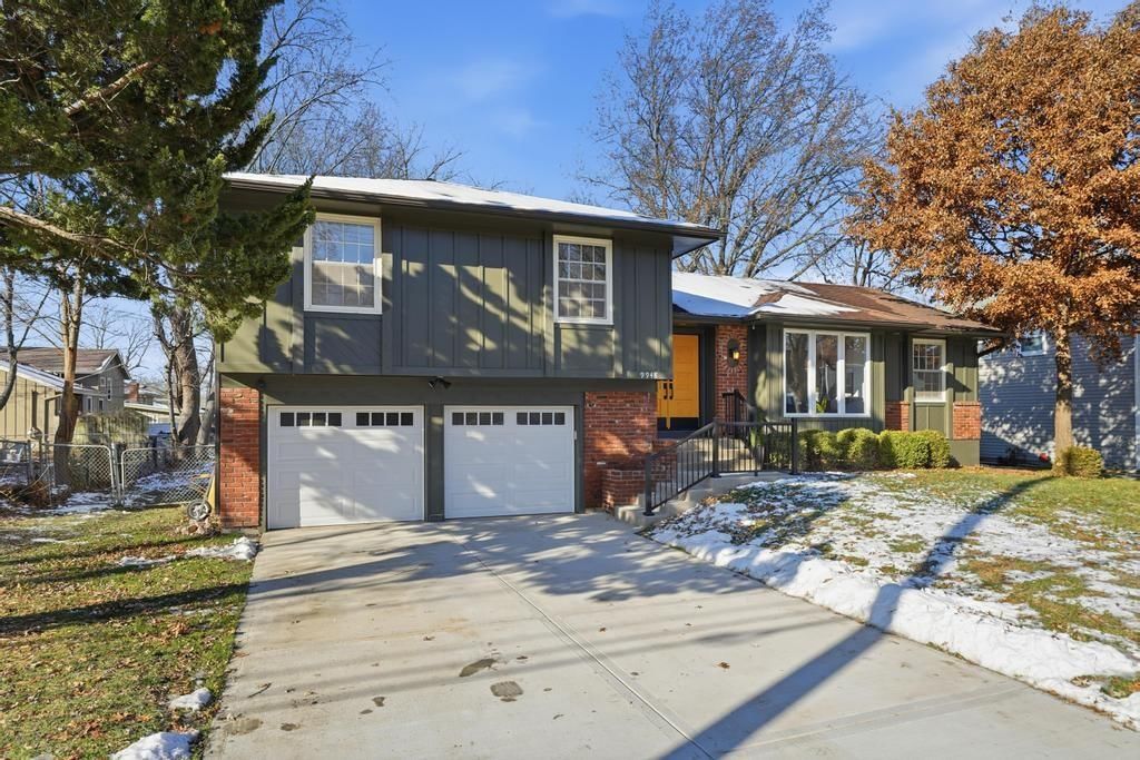 Photo 1 of 41 - 9948 Rosehill Road