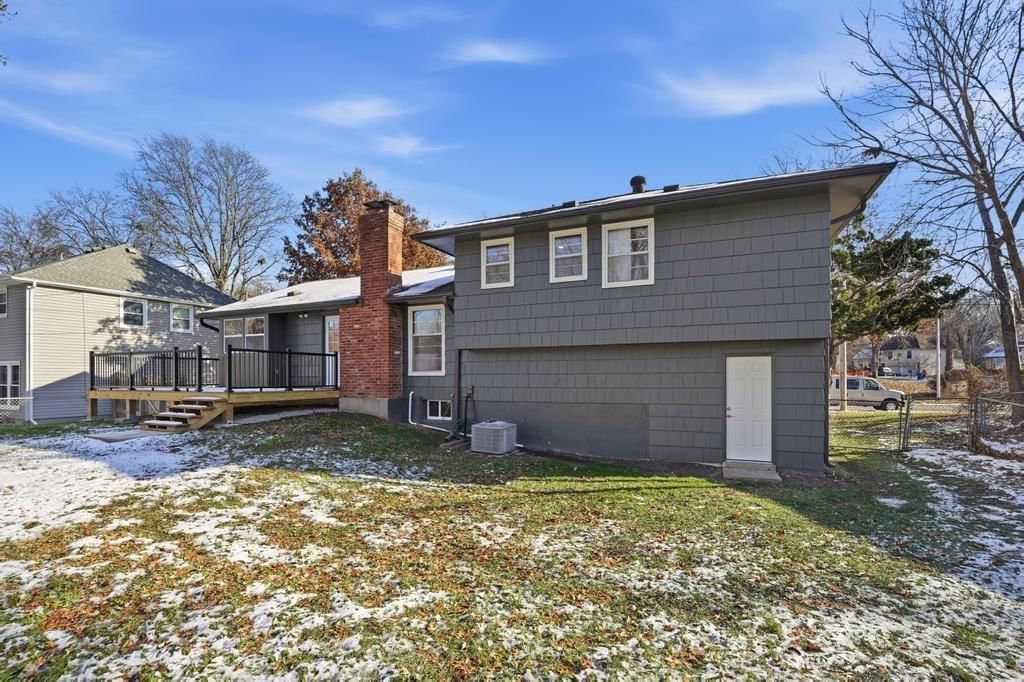 Photo 32 of 41 - 9948 Rosehill Road