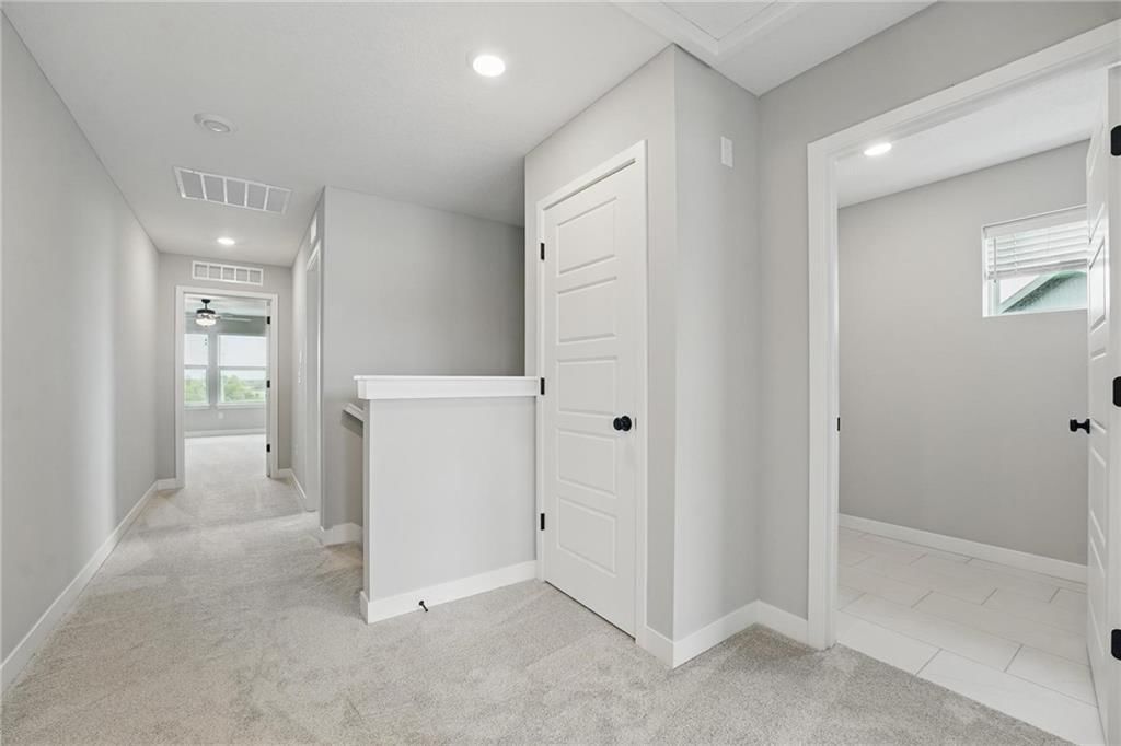 8720 SW Edgewater Drive — photo 5