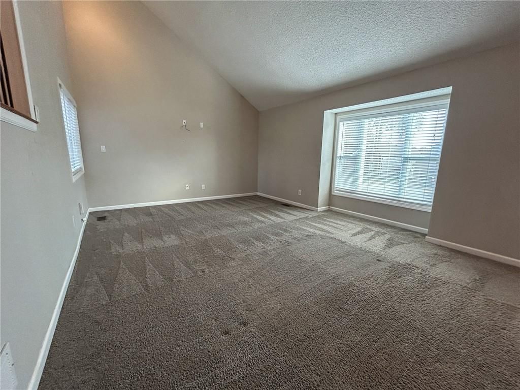 732 SW Raintree Drive — photo 4