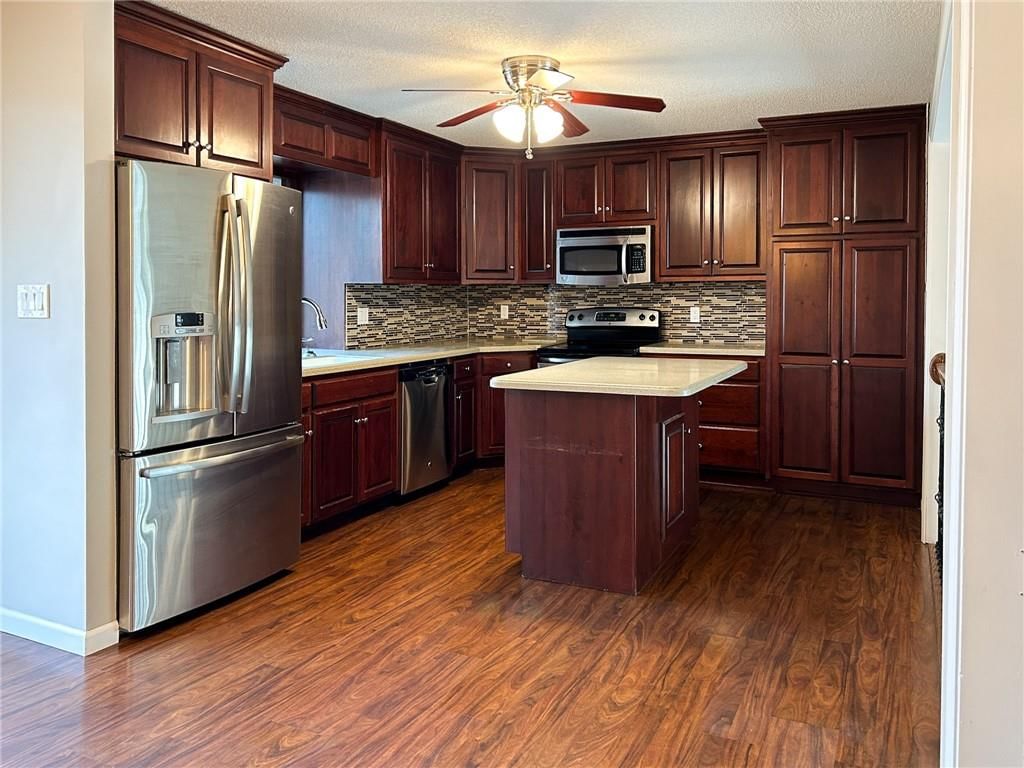 732 SW Raintree Drive — photo 9
