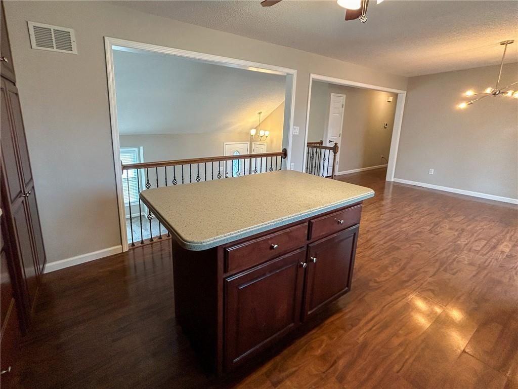 732 SW Raintree Drive — photo 11