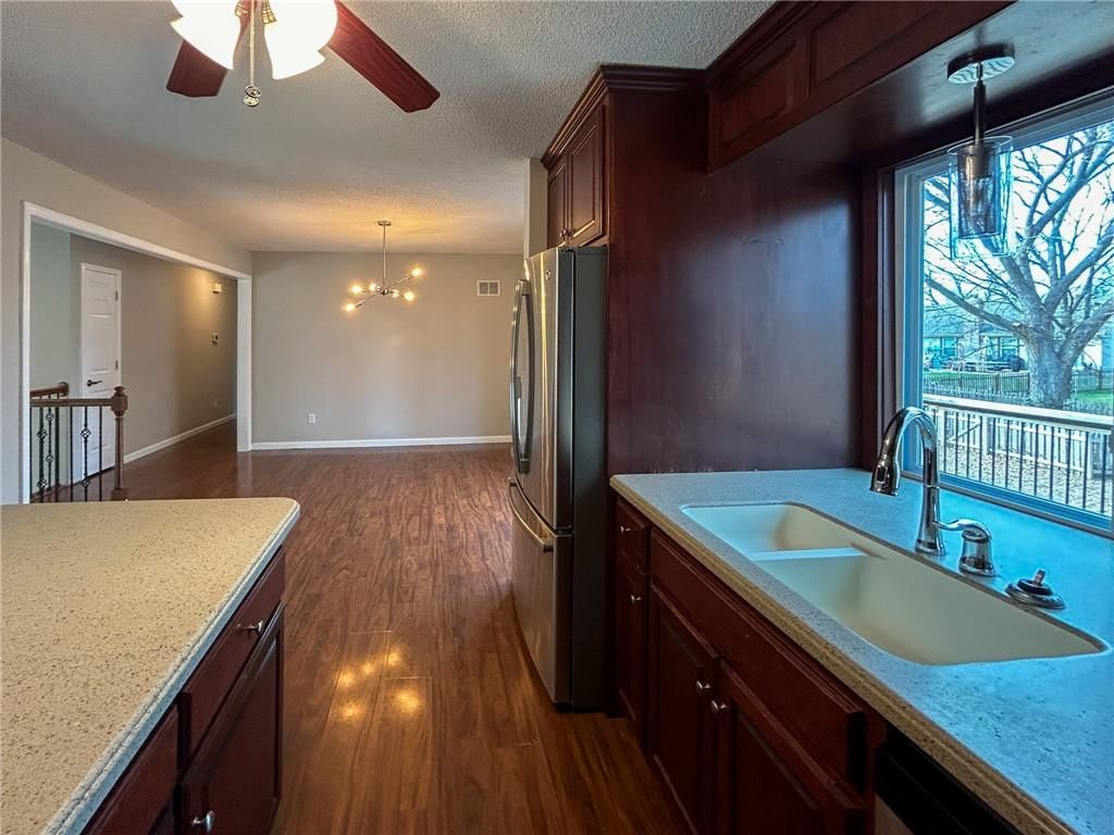 732 SW Raintree Drive — photo 12