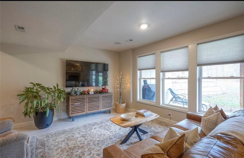 15245 Linden Court — photo 33