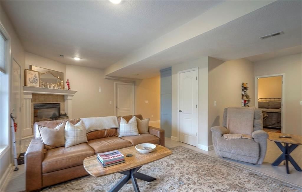 15245 Linden Court — photo 37