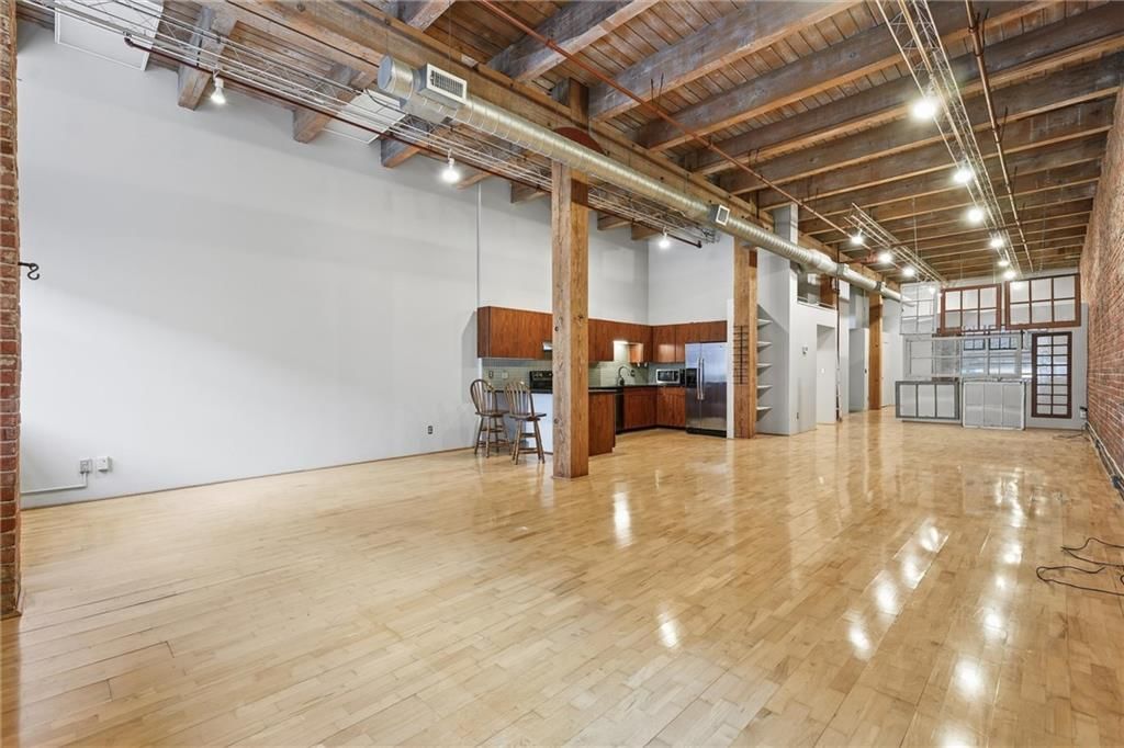 306 W 7 Street — photo 10