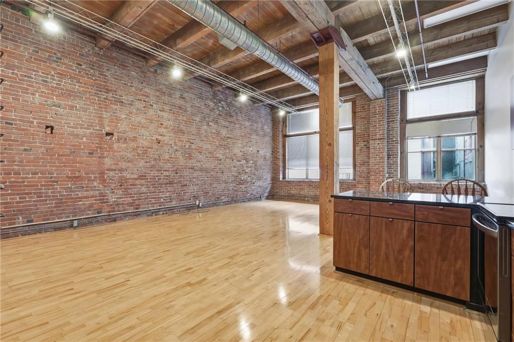 306 W 7 Street — photo 11