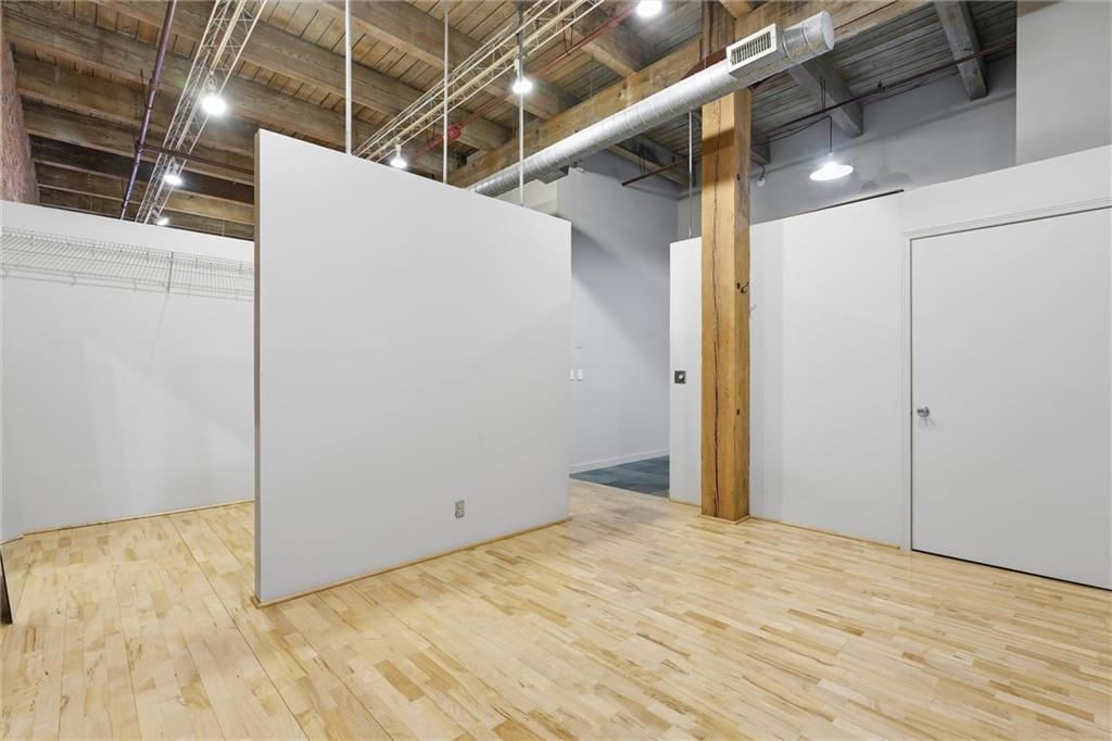 306 W 7 Street — photo 18