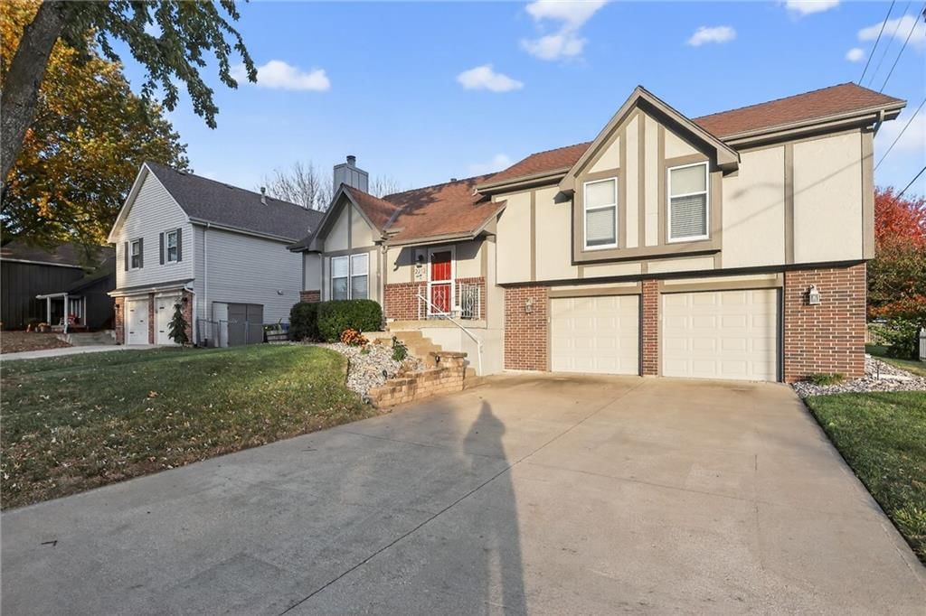 2212 S Halley Court — photo 2
