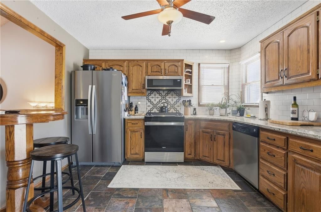 2212 S Halley Court — photo 5