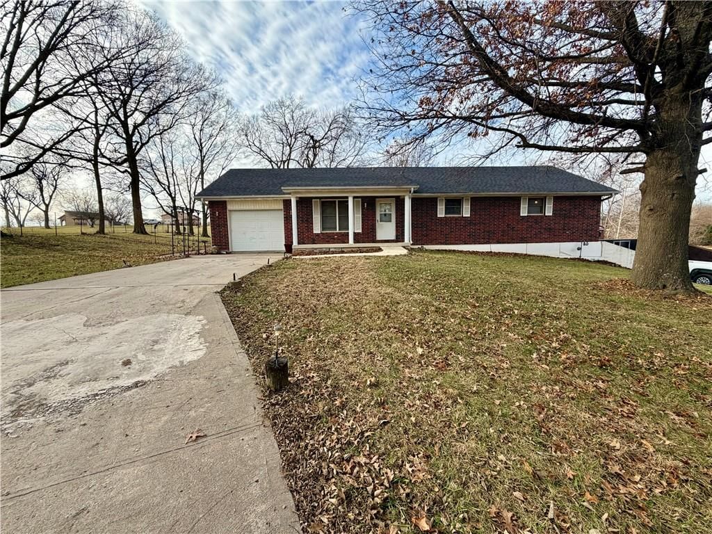7890 SE Freeway Farms Drive, Holt, MO