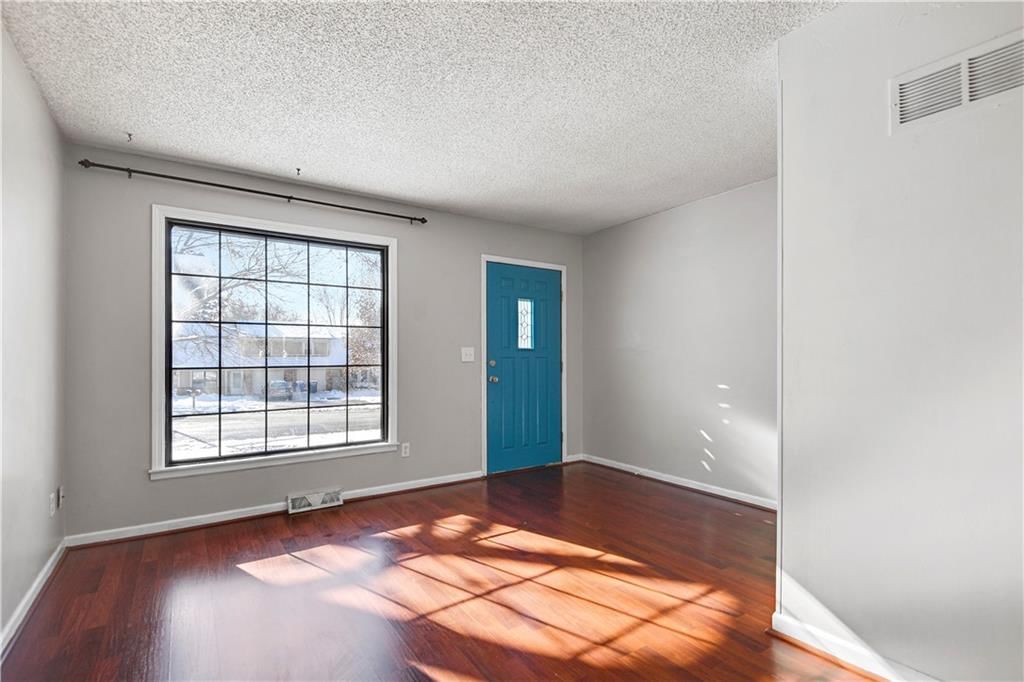 1610 E Elm Terrace — photo 3
