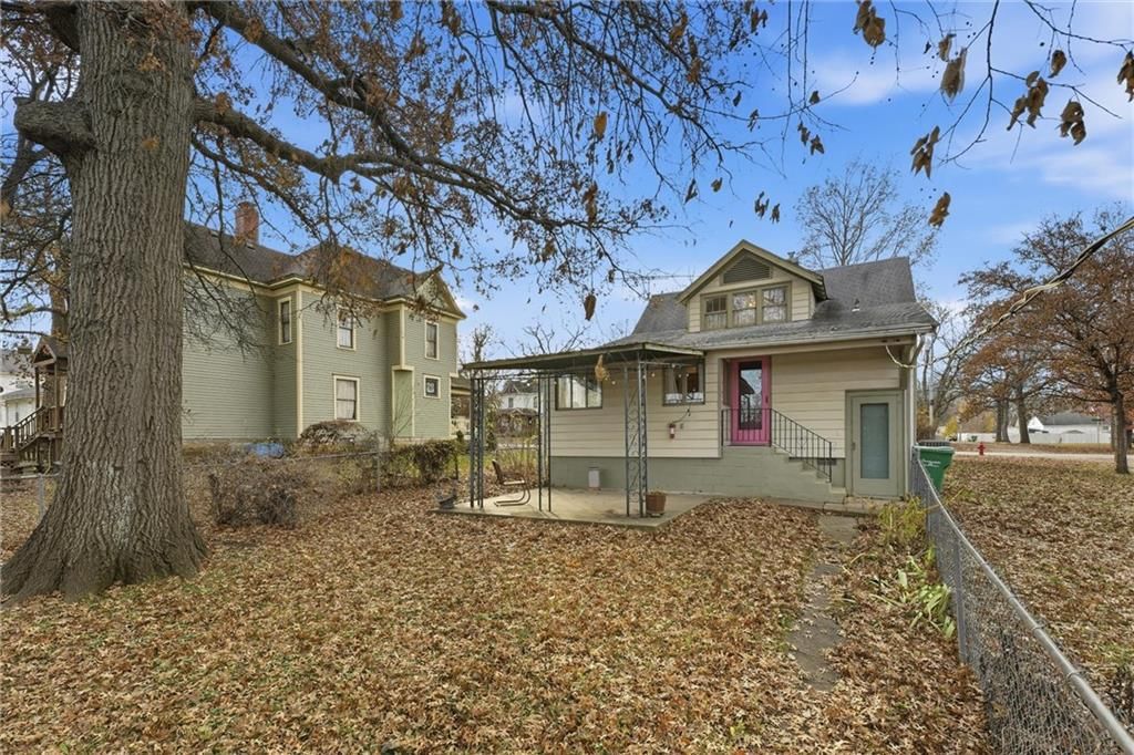 409 N Delaware Street — photo 32