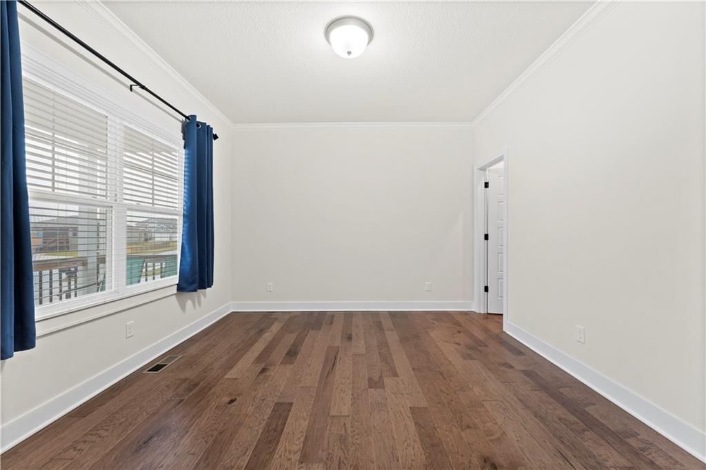 334 NW Ambersham Drive — photo 8