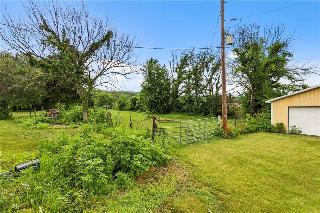 15975 Chieftain Road — photo 10