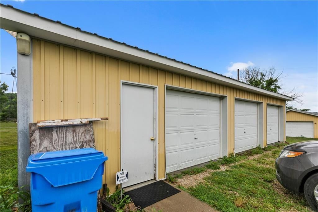15975 Chieftain Road — photo 11