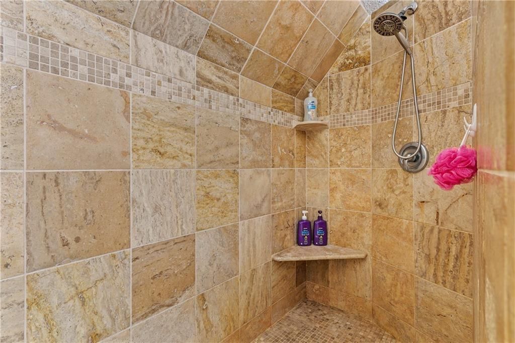 15975 Chieftain Road — photo 35