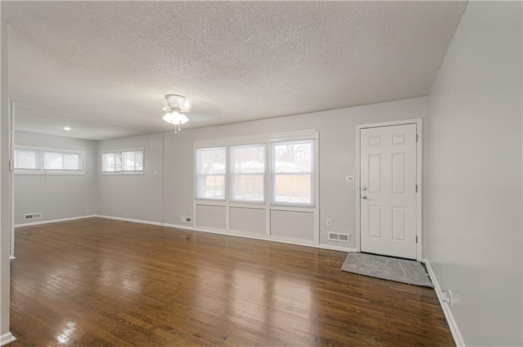 7604 E 108th Street — photo 3