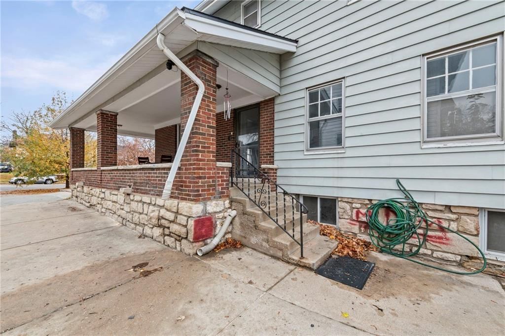 309 N VAN BRUNT Boulevard — photo 4