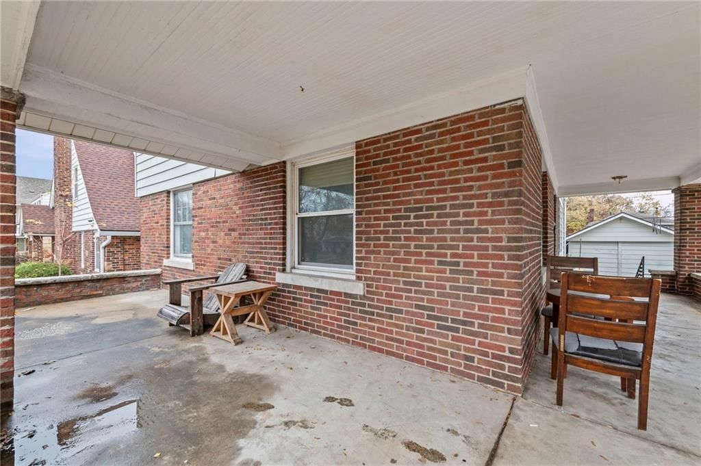 309 N VAN BRUNT Boulevard — photo 5