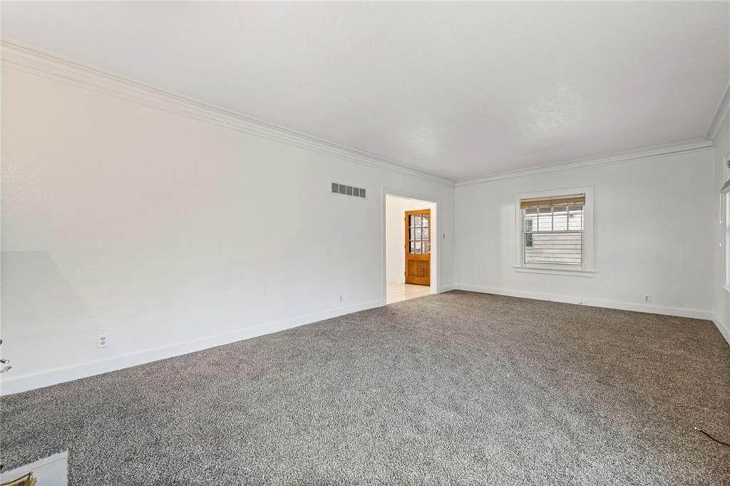 309 N VAN BRUNT Boulevard — photo 9