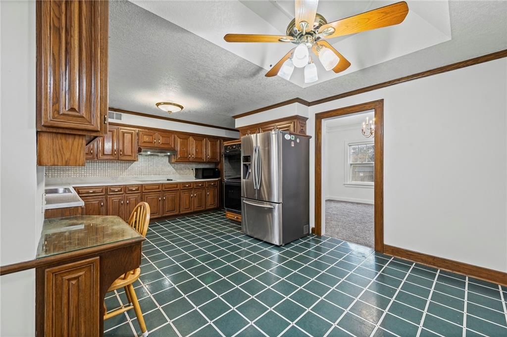 309 N VAN BRUNT Boulevard — photo 14