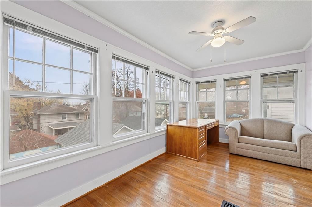 309 N VAN BRUNT Boulevard — photo 21