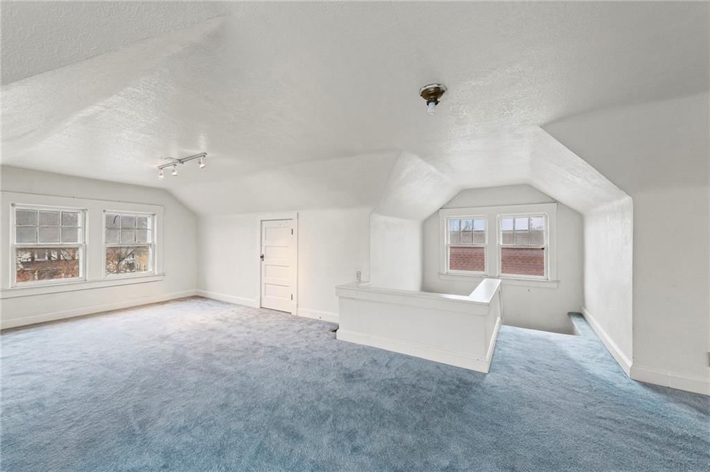309 N VAN BRUNT Boulevard — photo 23