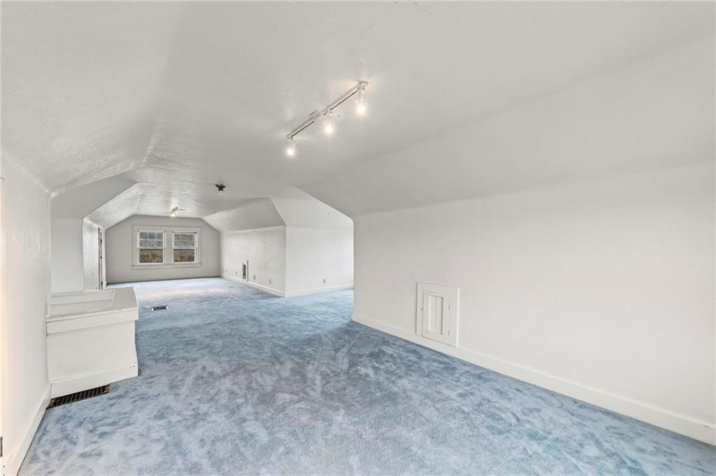 309 N VAN BRUNT Boulevard — photo 24