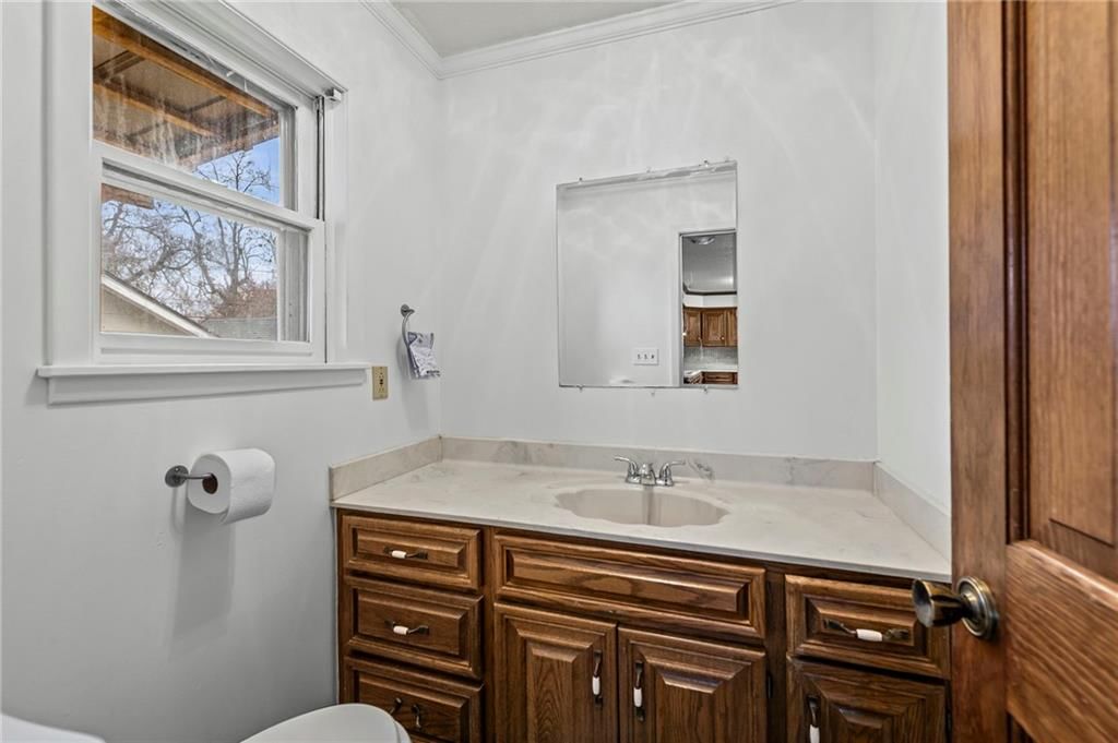 309 N VAN BRUNT Boulevard — photo 34
