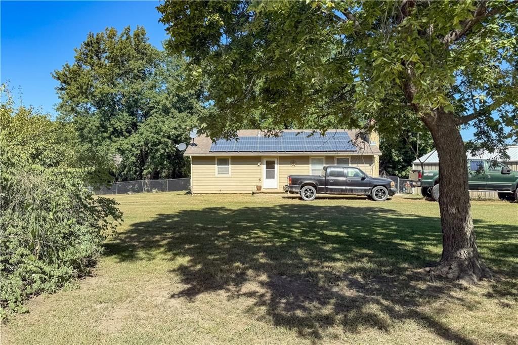 693 E 1450 Road, Lawrence, KS