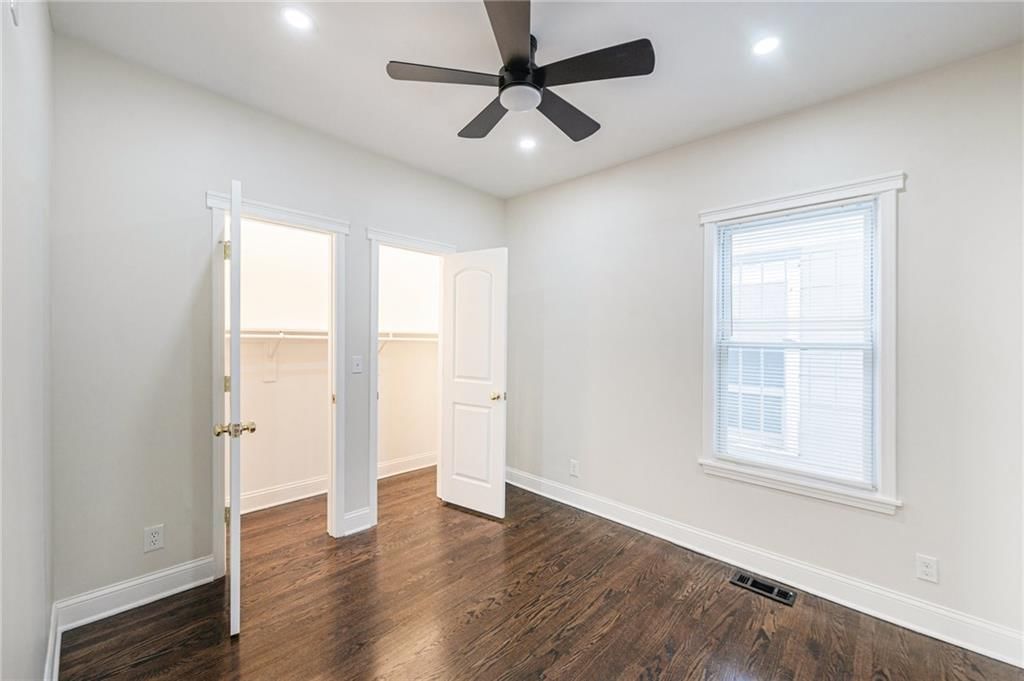 2330 Mersington Avenue — photo 5