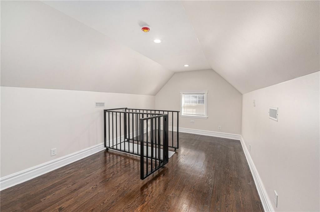 2330 Mersington Avenue — photo 18