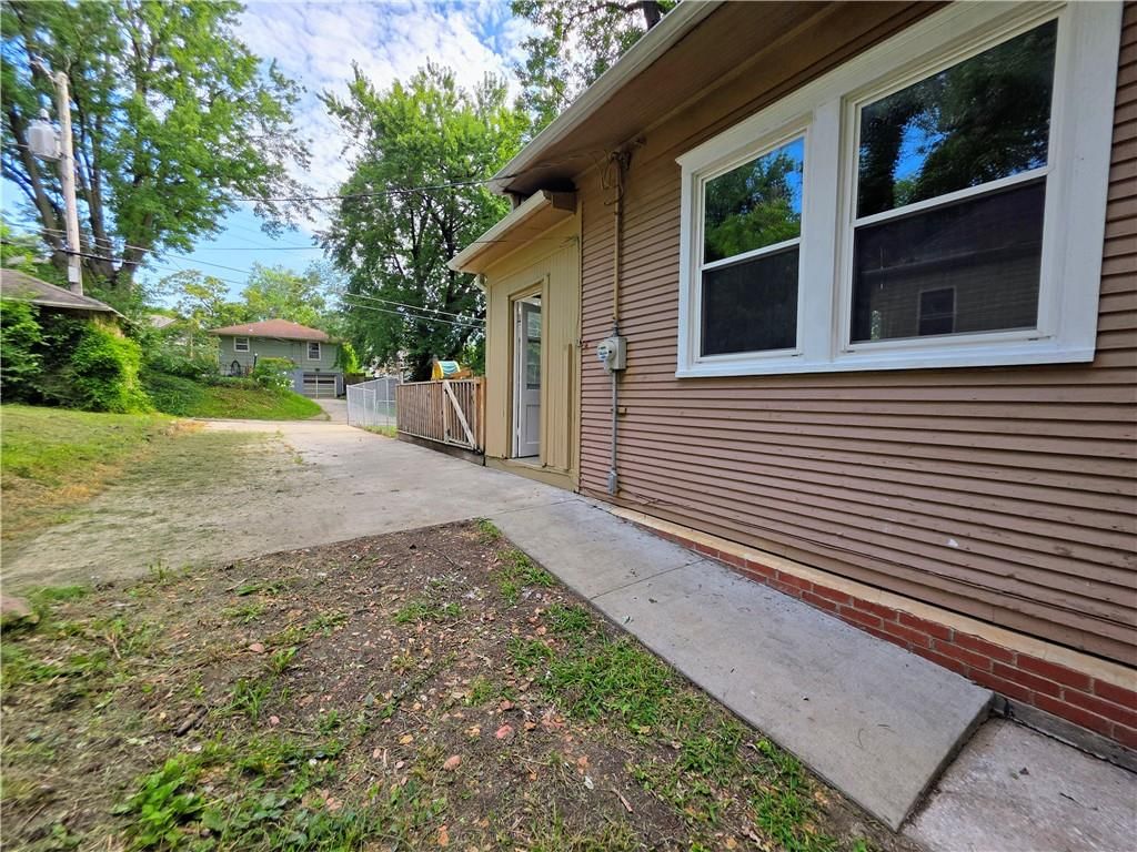 2906 Lafayette Street — photo 36