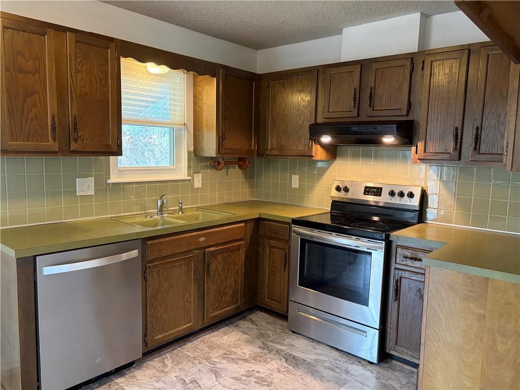 302 NW Shamrock Avenue — photo 7