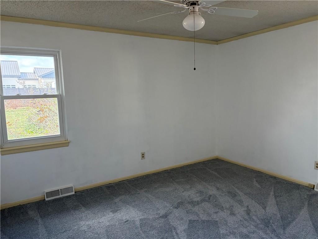 302 NW Shamrock Avenue — photo 13