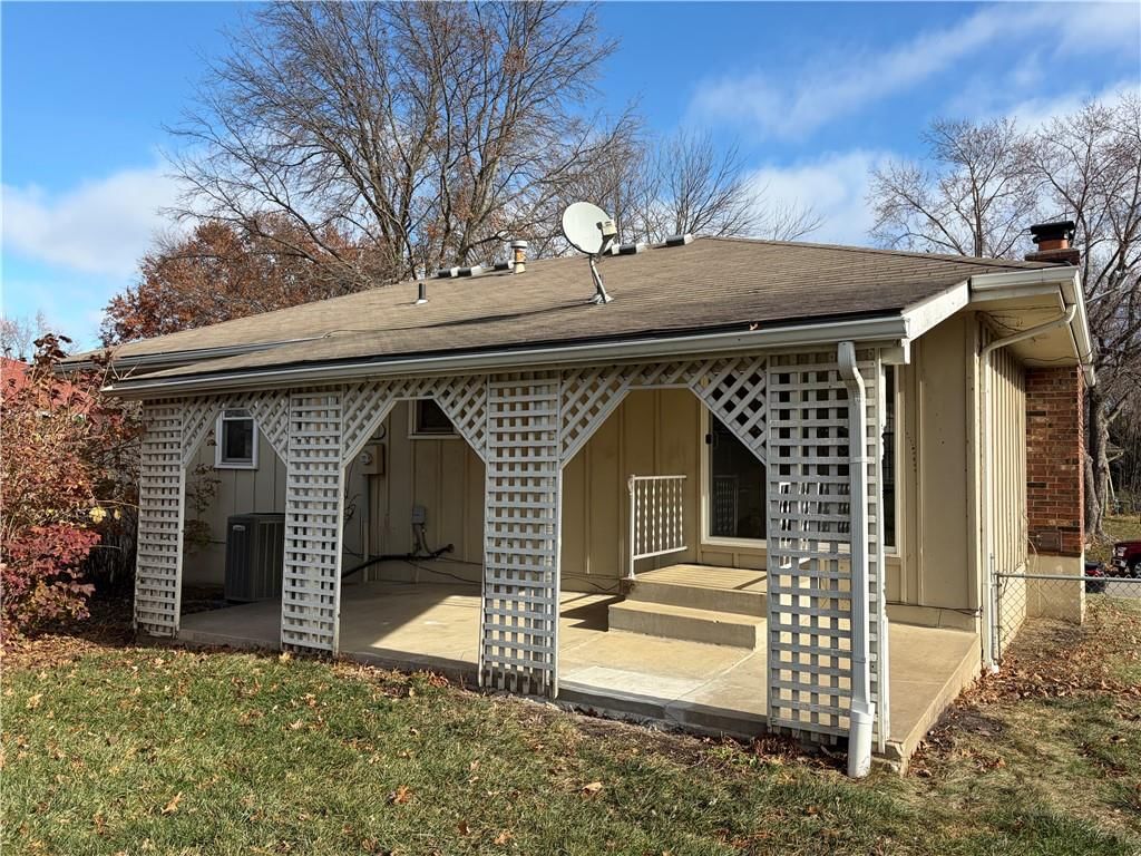 302 NW Shamrock Avenue — photo 21