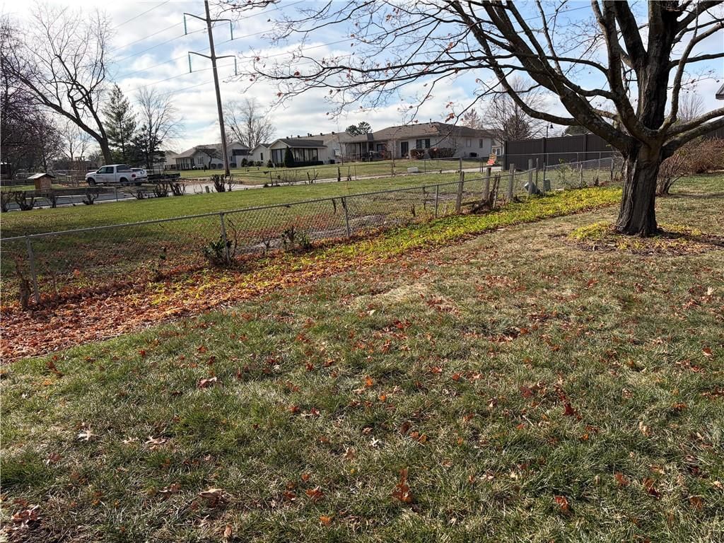 302 NW Shamrock Avenue — photo 22