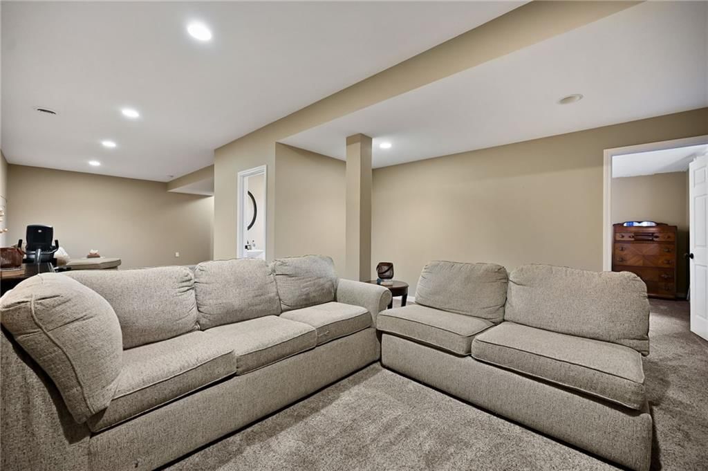 3352 SW Arena Drive — photo 27
