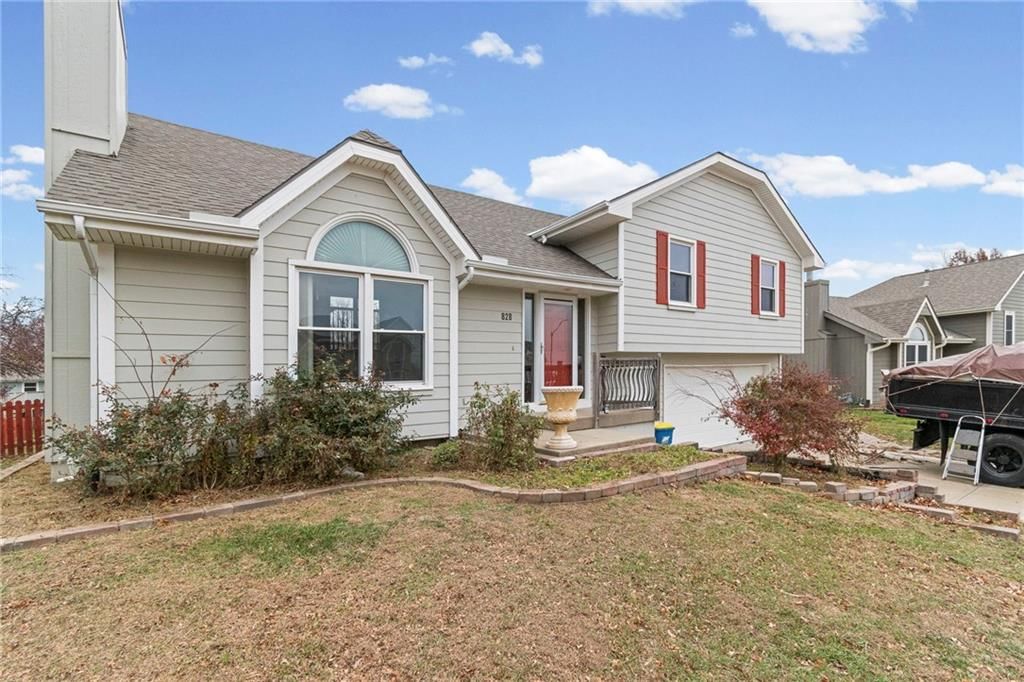 828 Black Oak Drive — photo 2