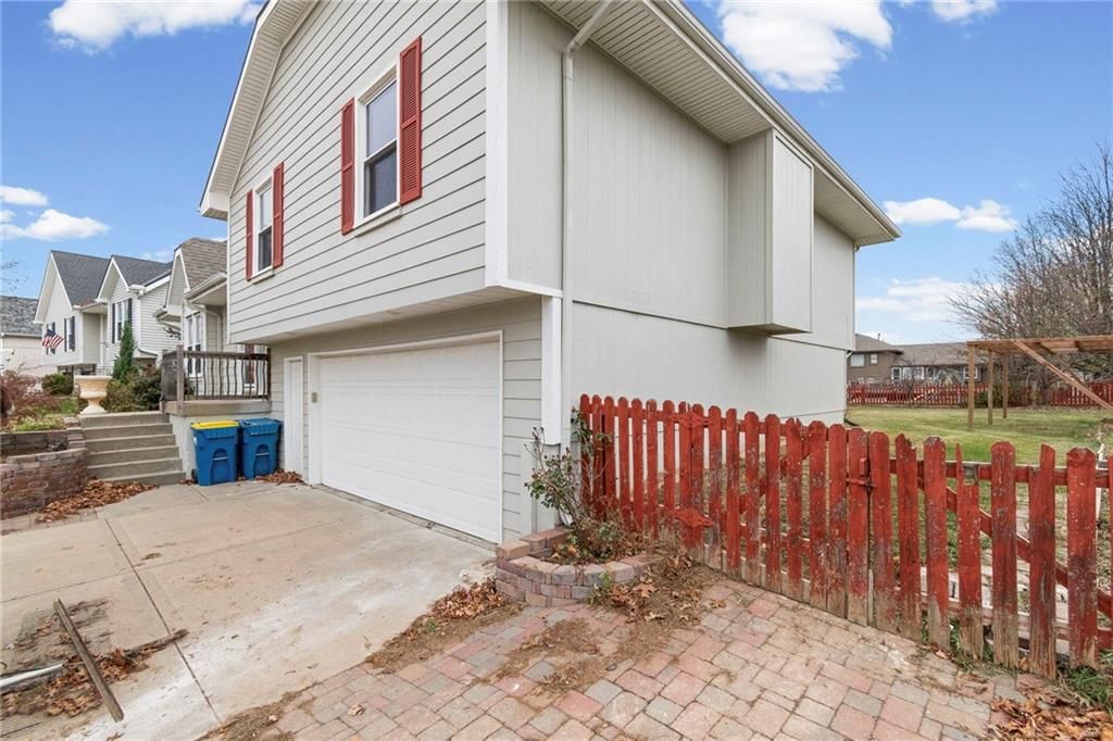 828 Black Oak Drive — photo 3