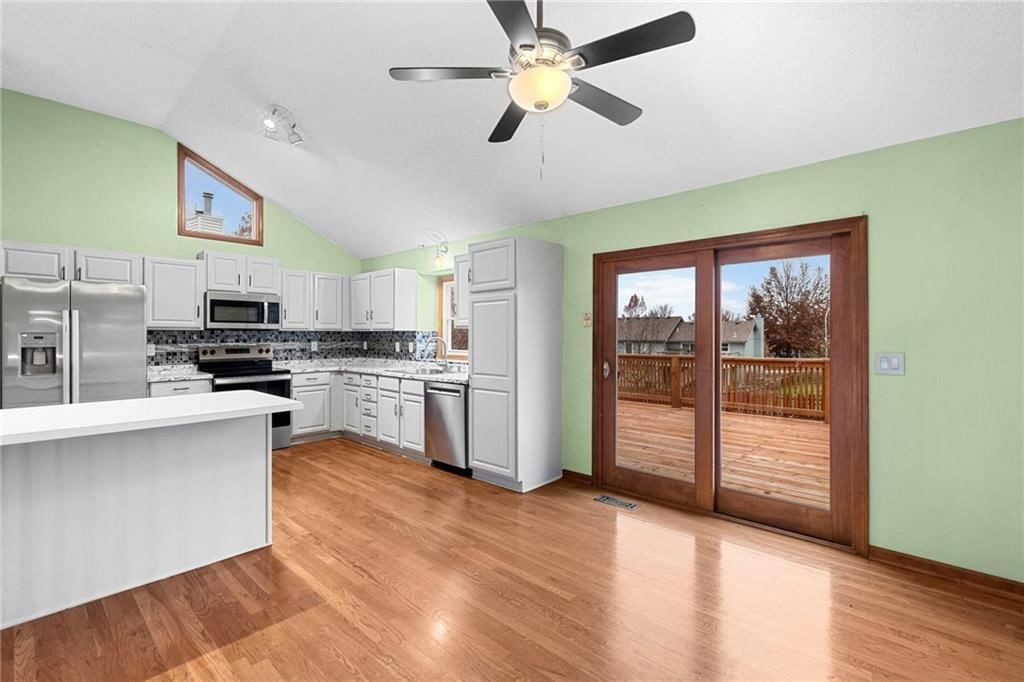 828 Black Oak Drive — photo 5