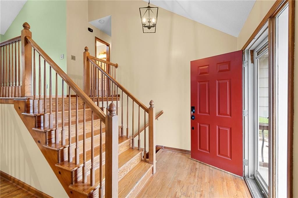 828 Black Oak Drive — photo 8