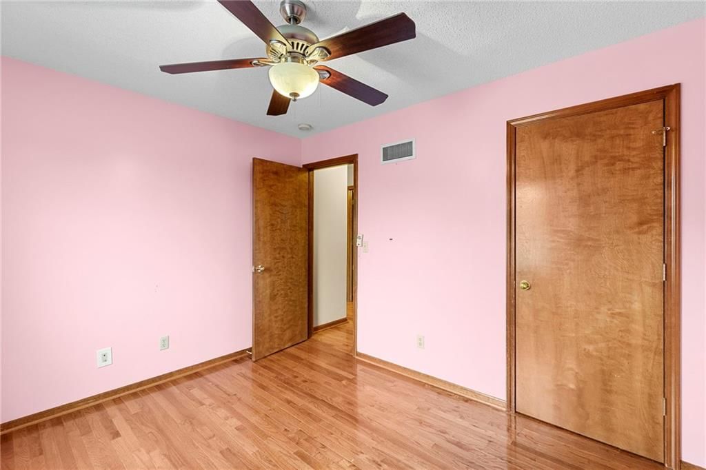 828 Black Oak Drive — photo 17