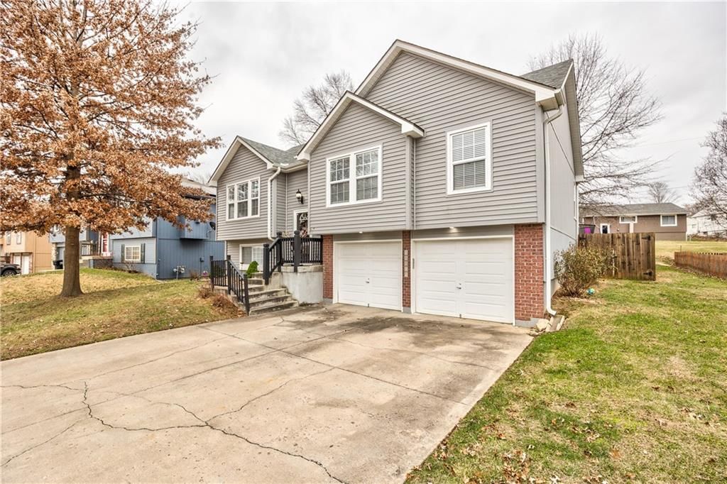 18505 E Bundschu Place, Independence, MO