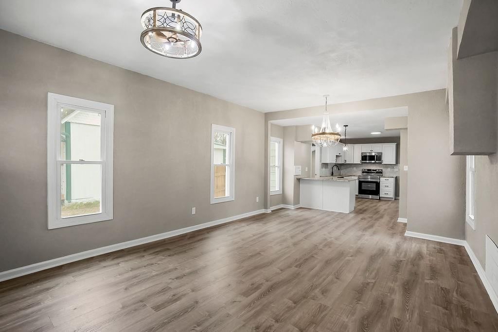 217 Brown Avenue — photo 4